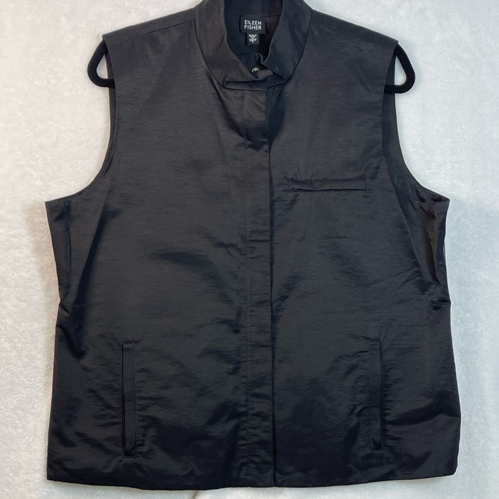 Eileen Fisher Black Sleeveless Mock-Neck Vest size large minimalist